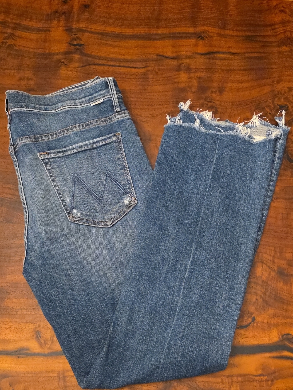 MOTHER💎Mid-Blue Frayed Hem Destressed Jeans💎sz 31💎